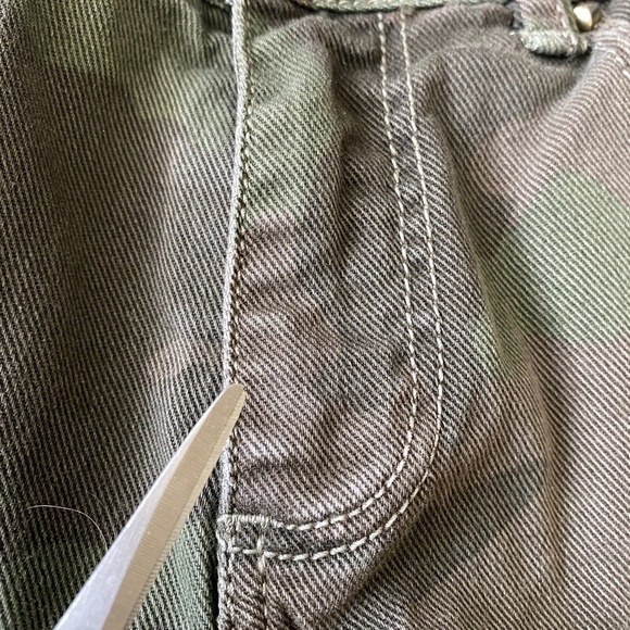 Zara Trafaluc Women's Denim Camouflage Skinny Jeans 8 Studded Accents Stretch - Picture 9 of 16